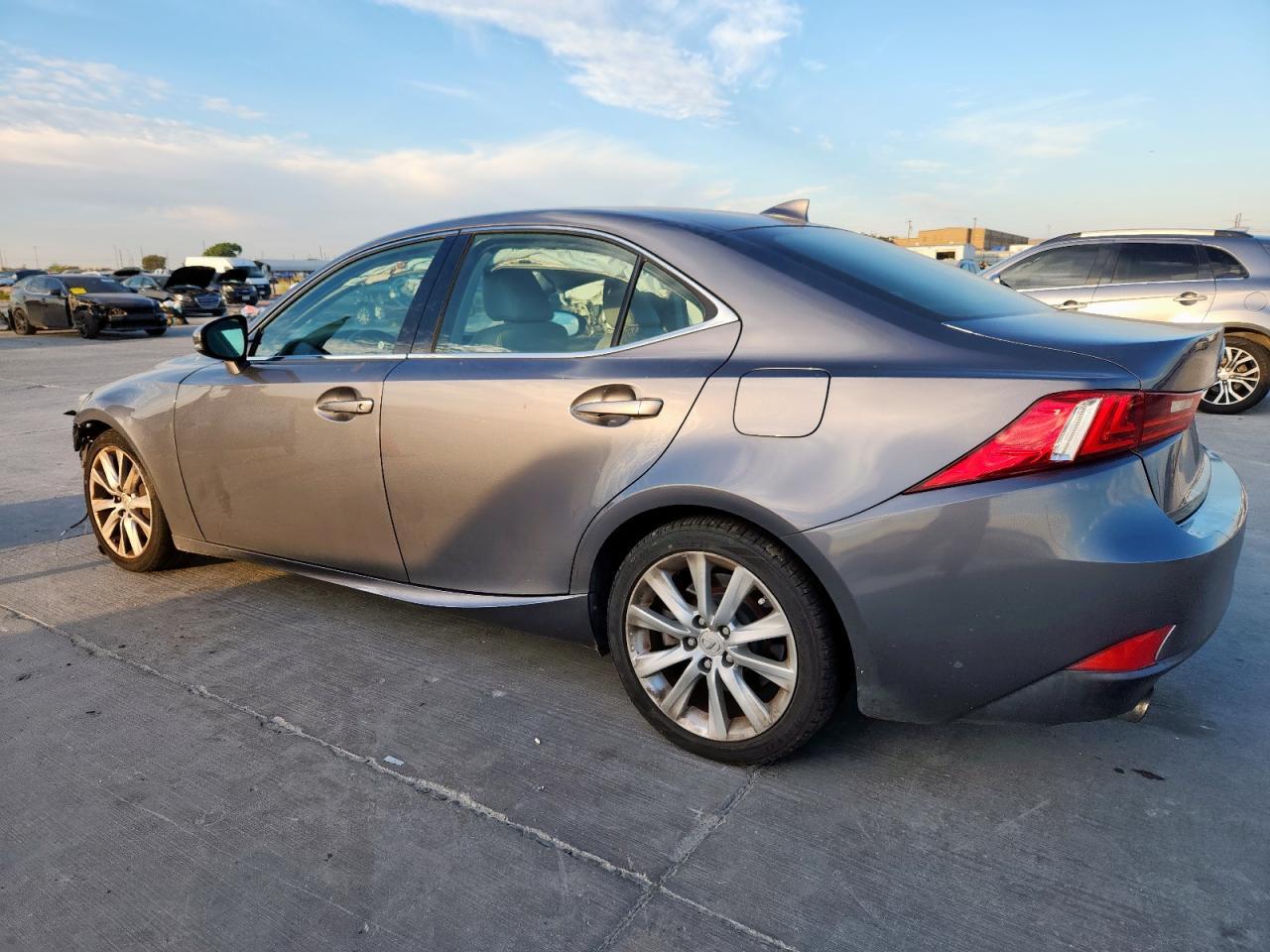 2016 Lexus Is 200T - Image 2