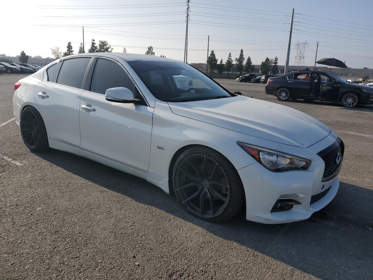 2017 Infiniti Q50 Premium - Image 4