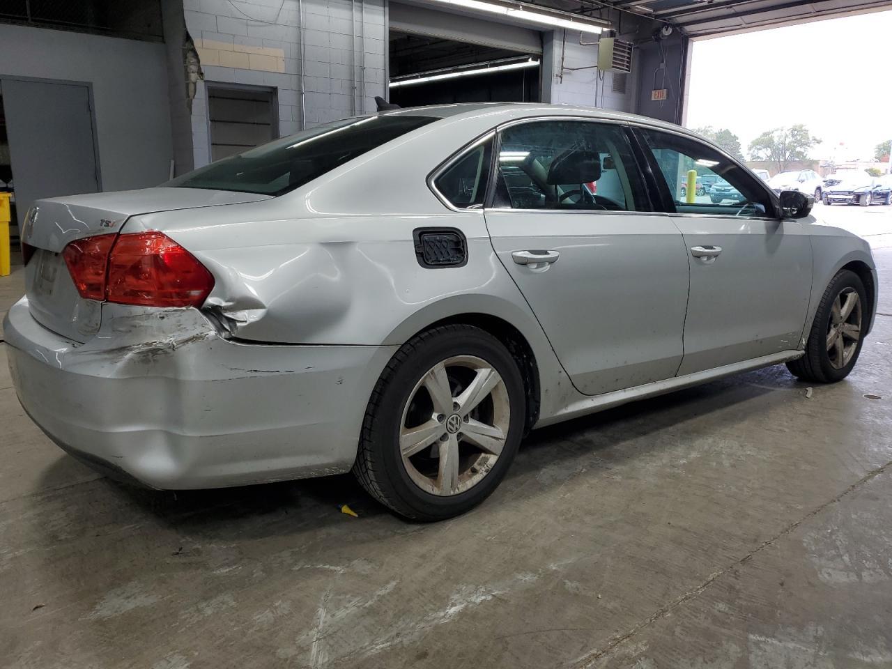 2014 Volkswagen Passat S - Image 3