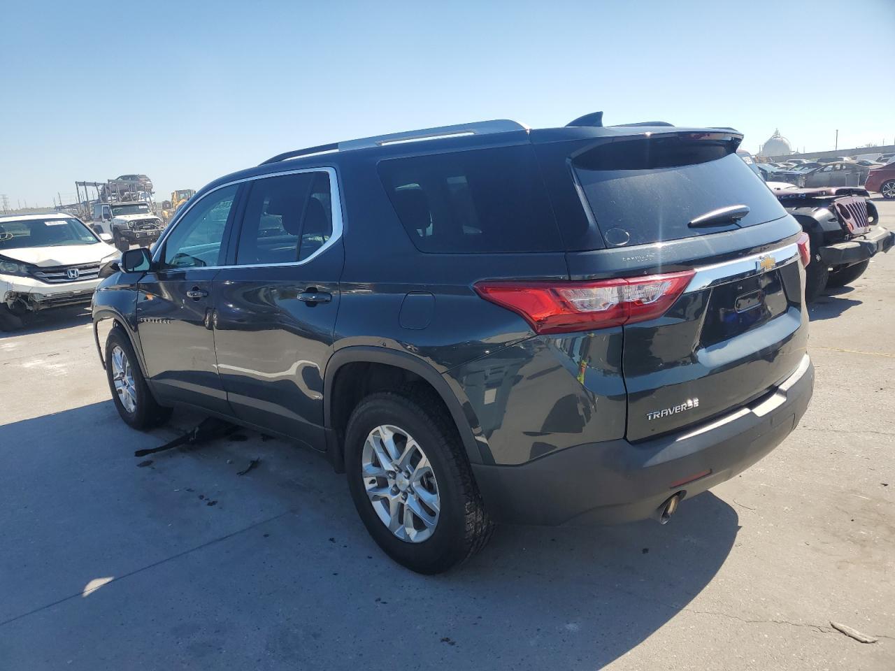 2018 Chevrolet Traverse Lt - Фото 2