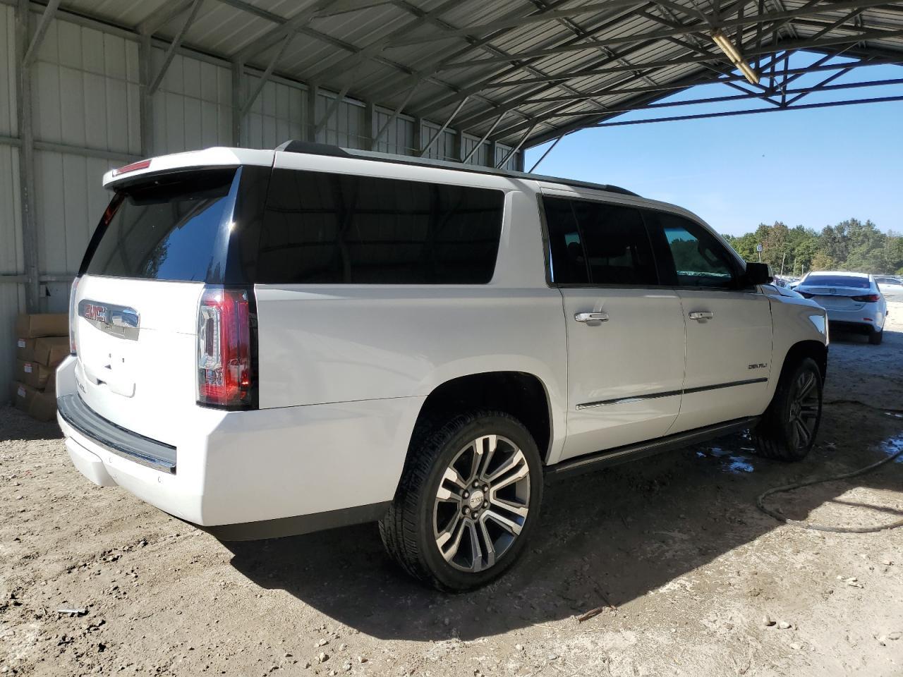 2019 GMC Yukon Xl Denali - Image 3