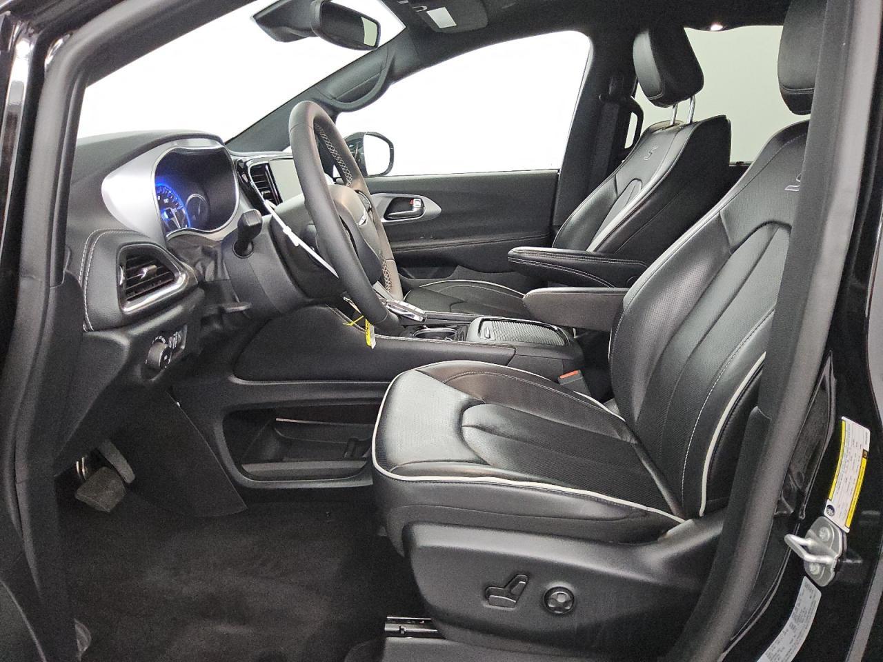 2025 Chrysler Pacifica Limited - Фото 7