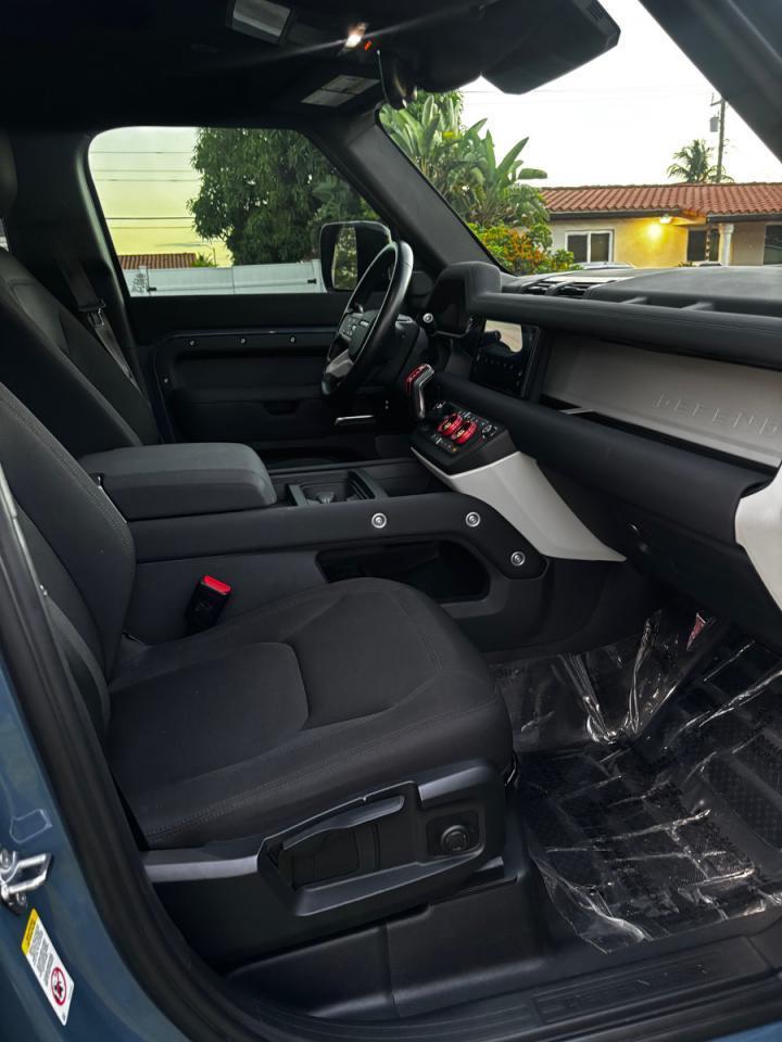 2023 Land Rover Defender 110 - Image 5