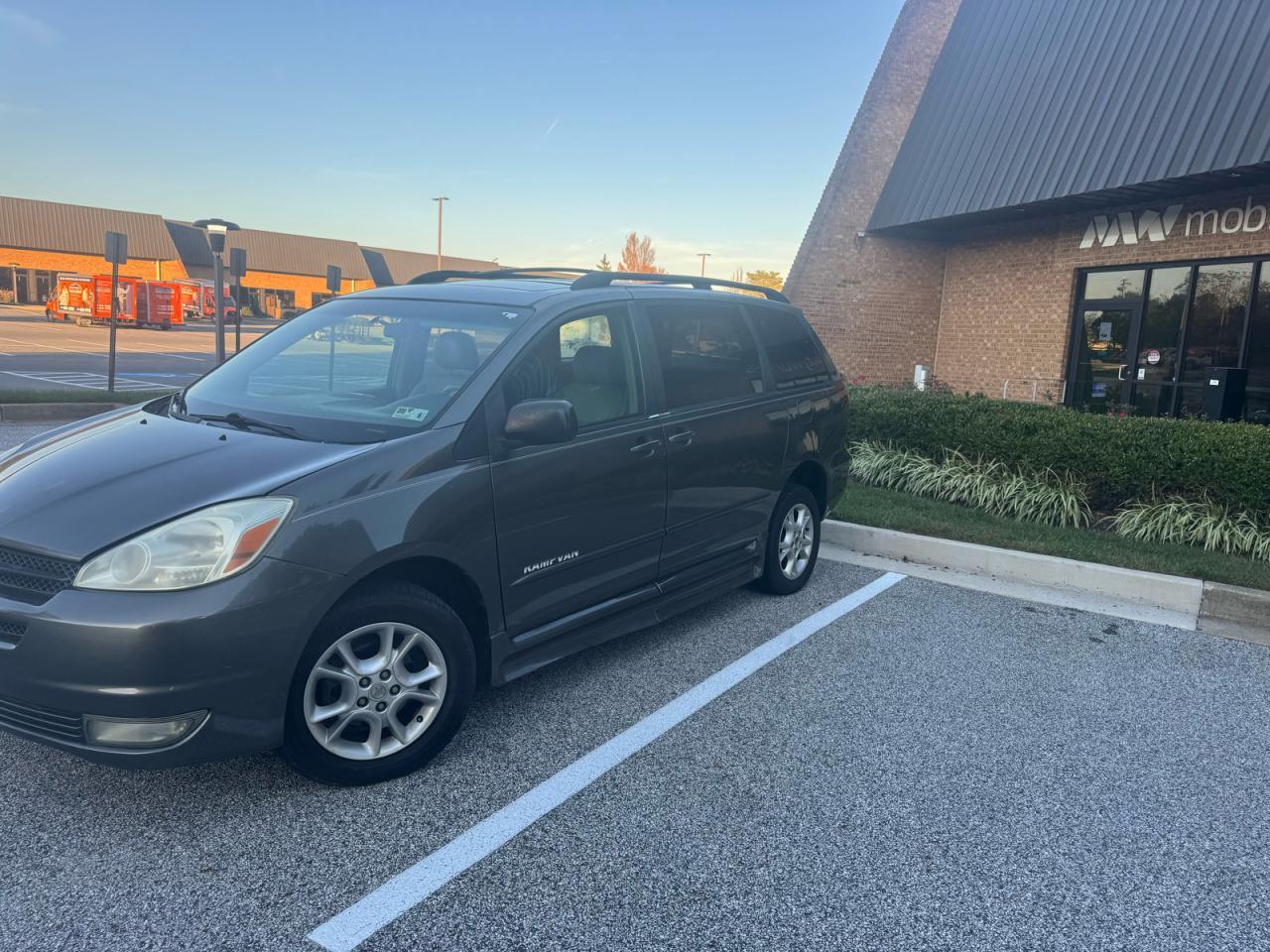 2005 Toyota Sienna Xle - Фото 2