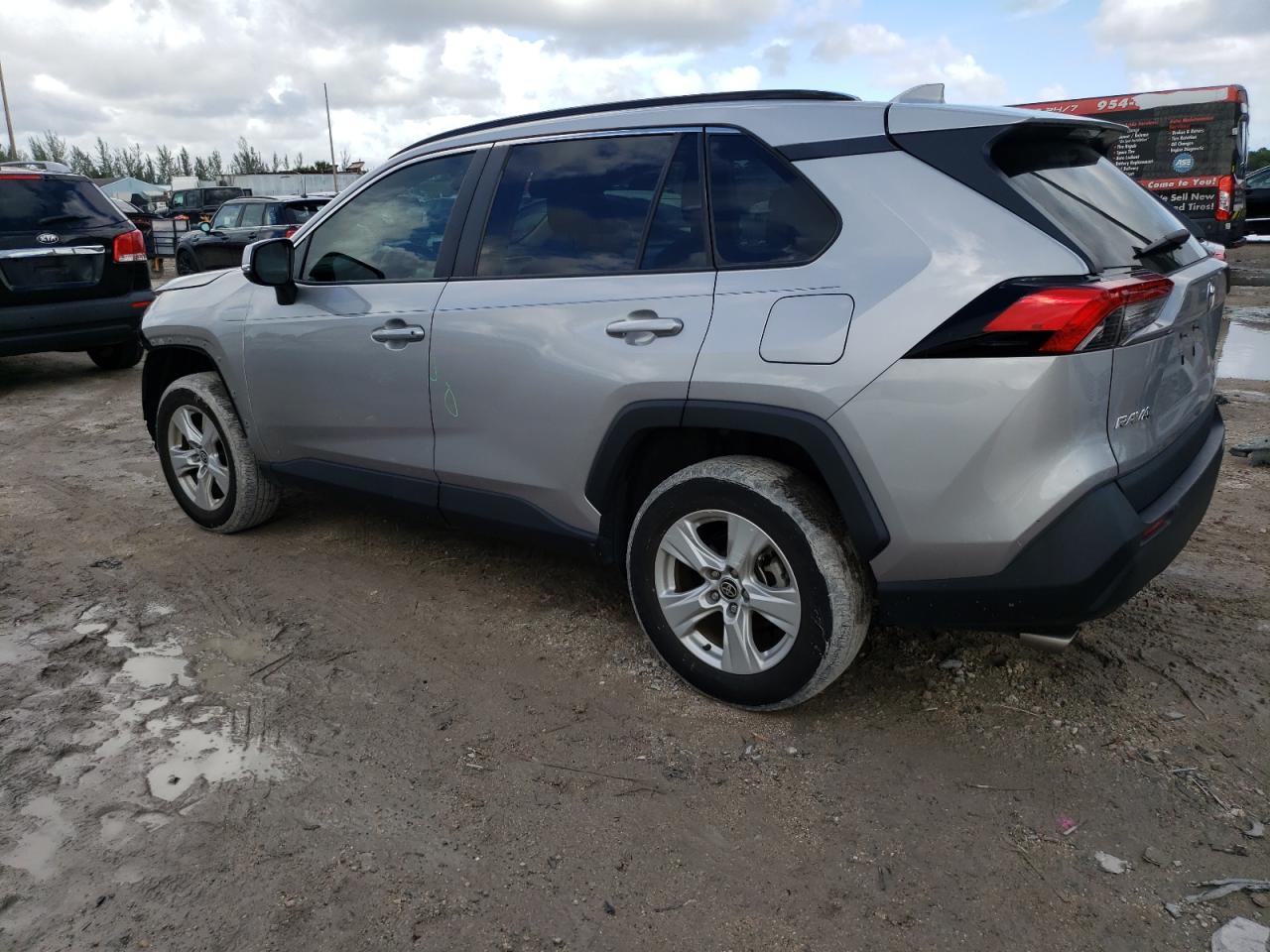 2021 Toyota Rav4 Xle - Фото 2