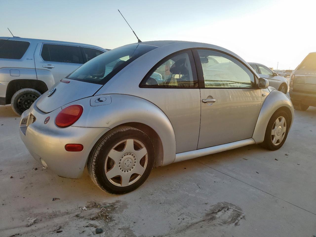 2001 Volkswagen New Beetle Gls - Image 3