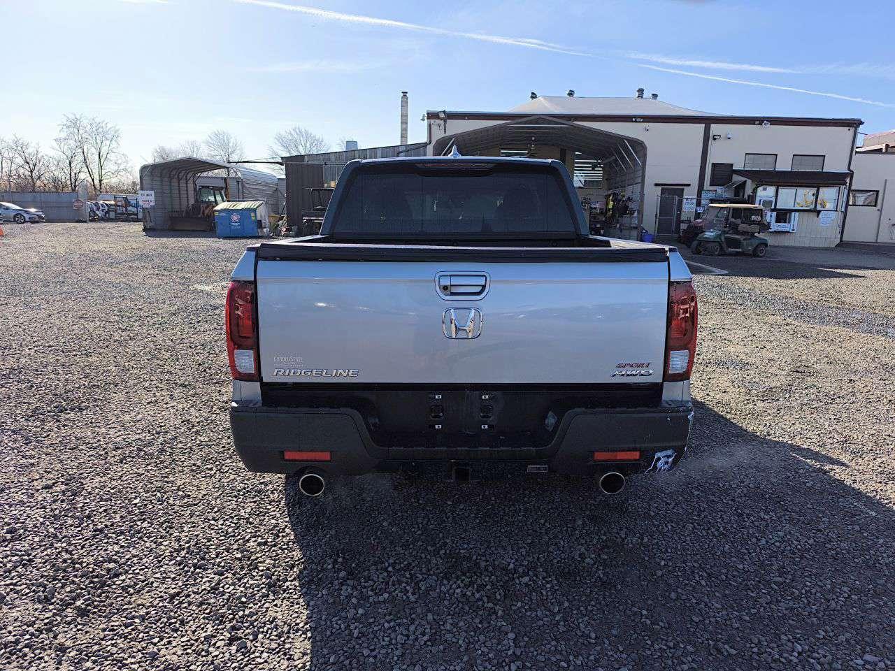 2023 Honda Ridgeline Sport - Image 6