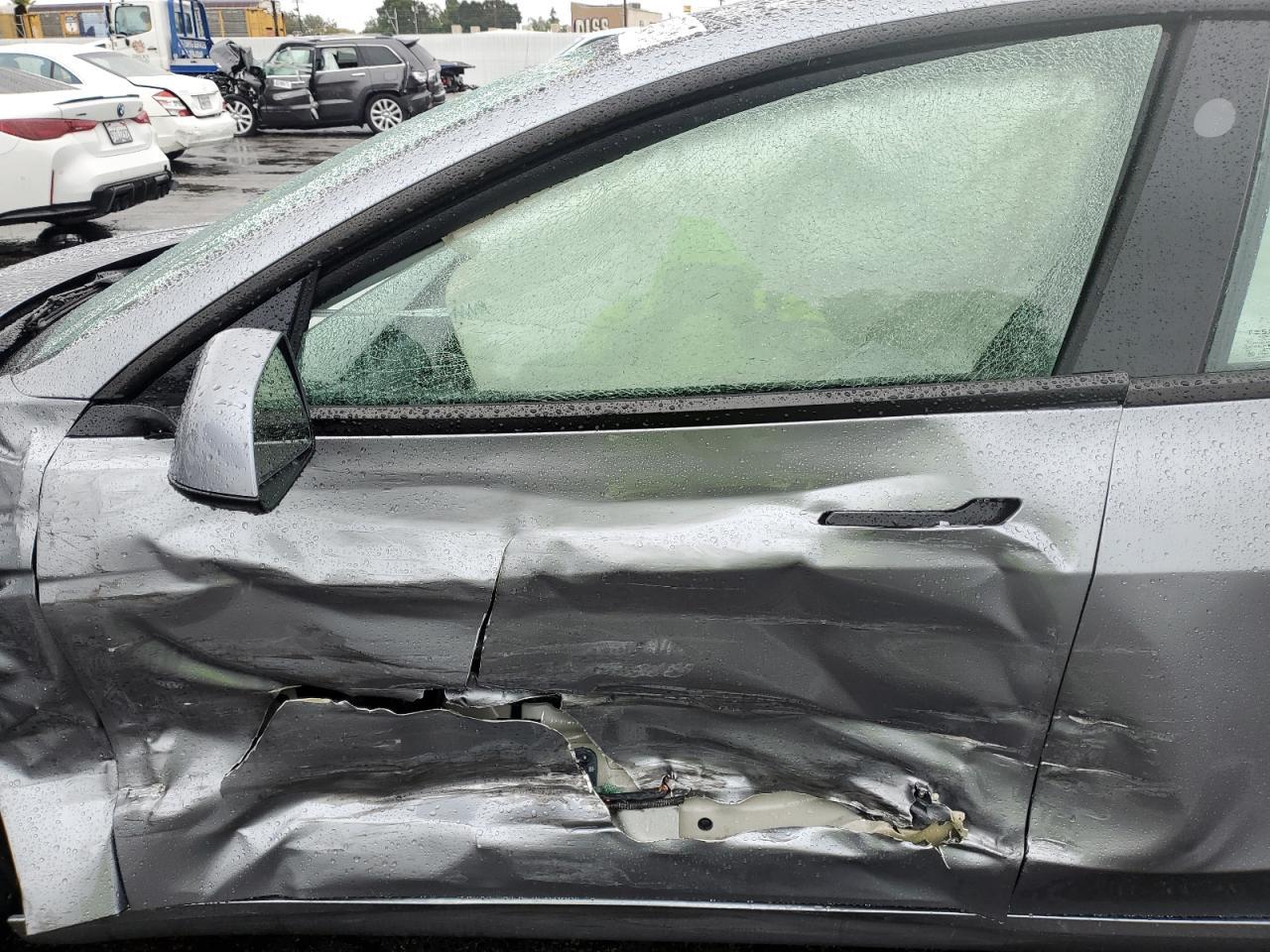 2025 Tesla Model 3 - Image 7