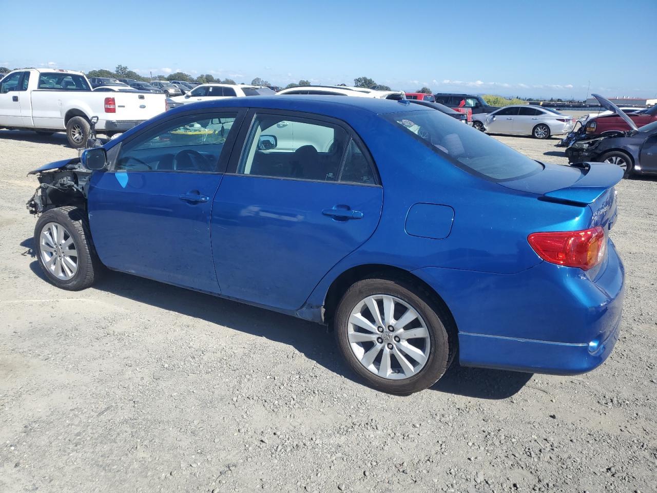 2010 Toyota Corolla Base - Фото 2