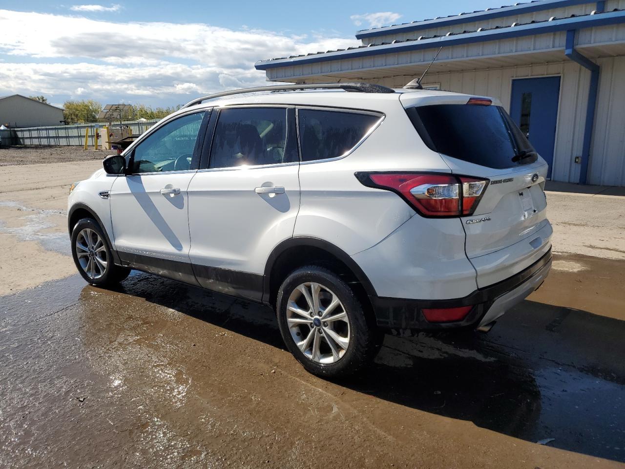 2018 Ford Escape Sel - Image 2