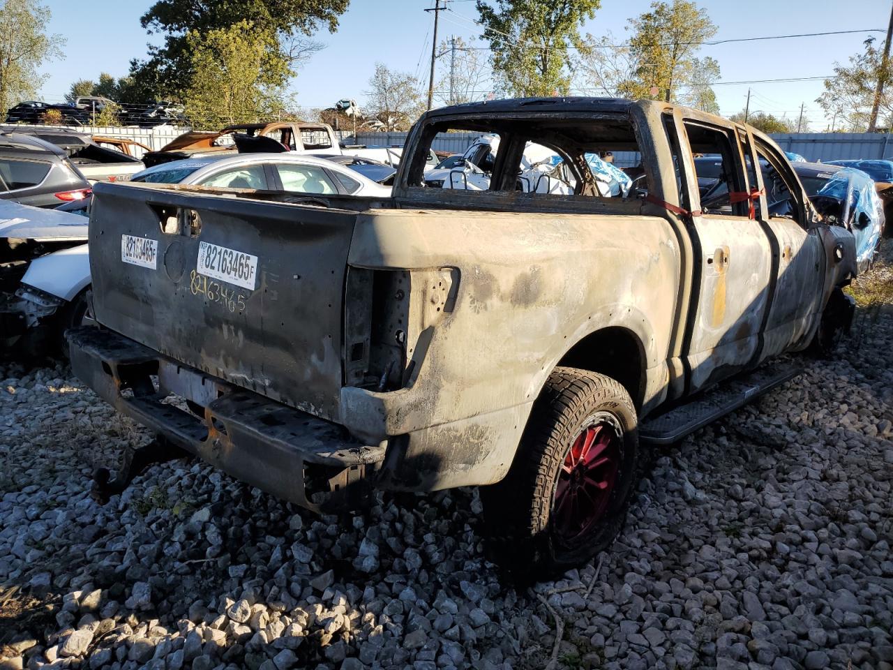 2017 Nissan Titan Sv - Фото 3