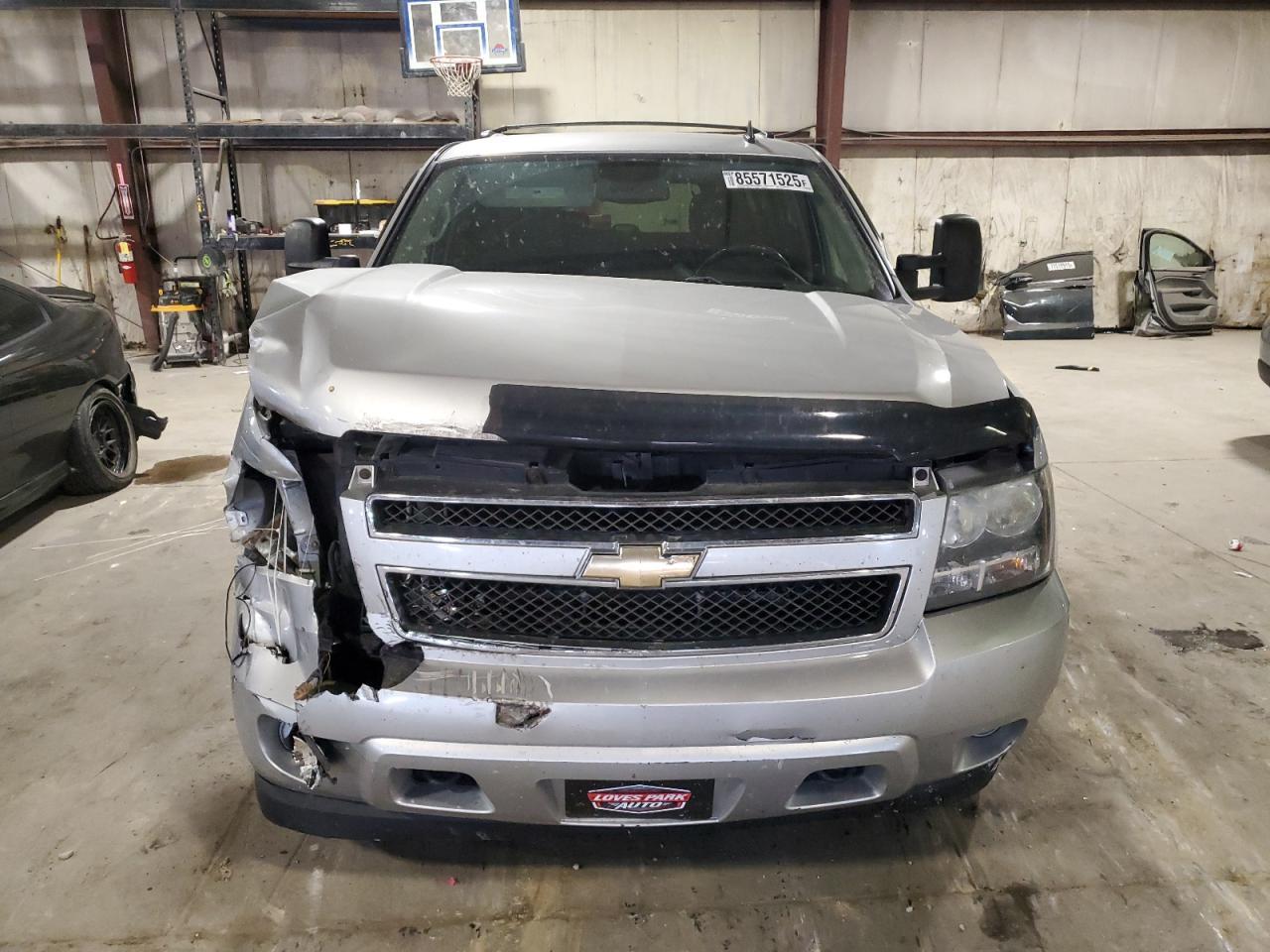 2011 Chevrolet Suburban K1500 Ls - Image 5