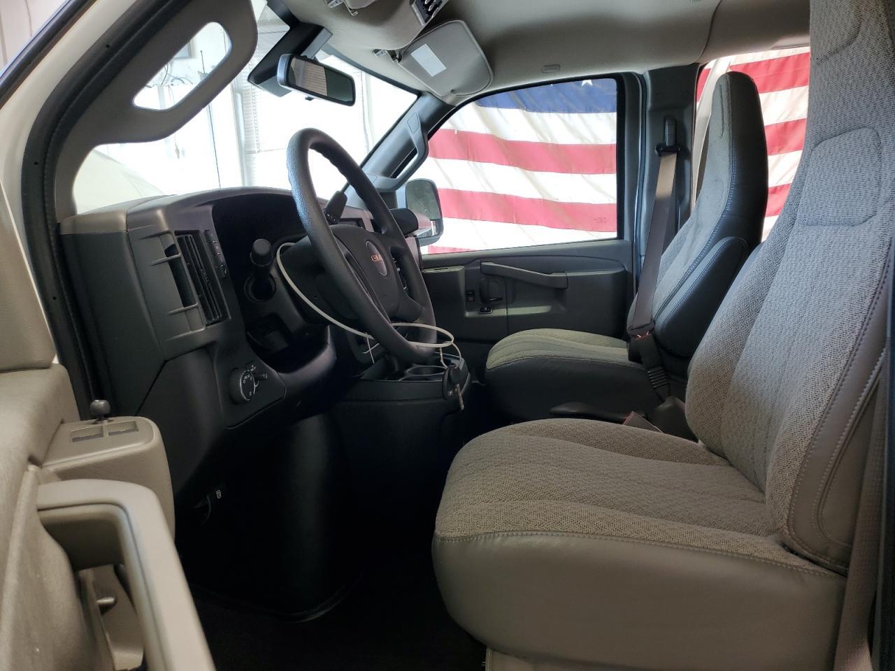 2025 GMC Savana G3500 Lt - Фото 7