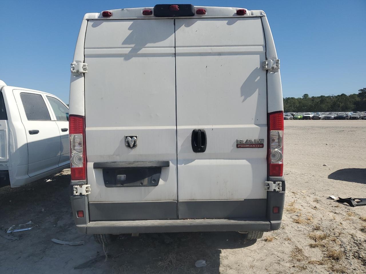 2018 Ram Promaster 2500 Delivery Van - Фото 6