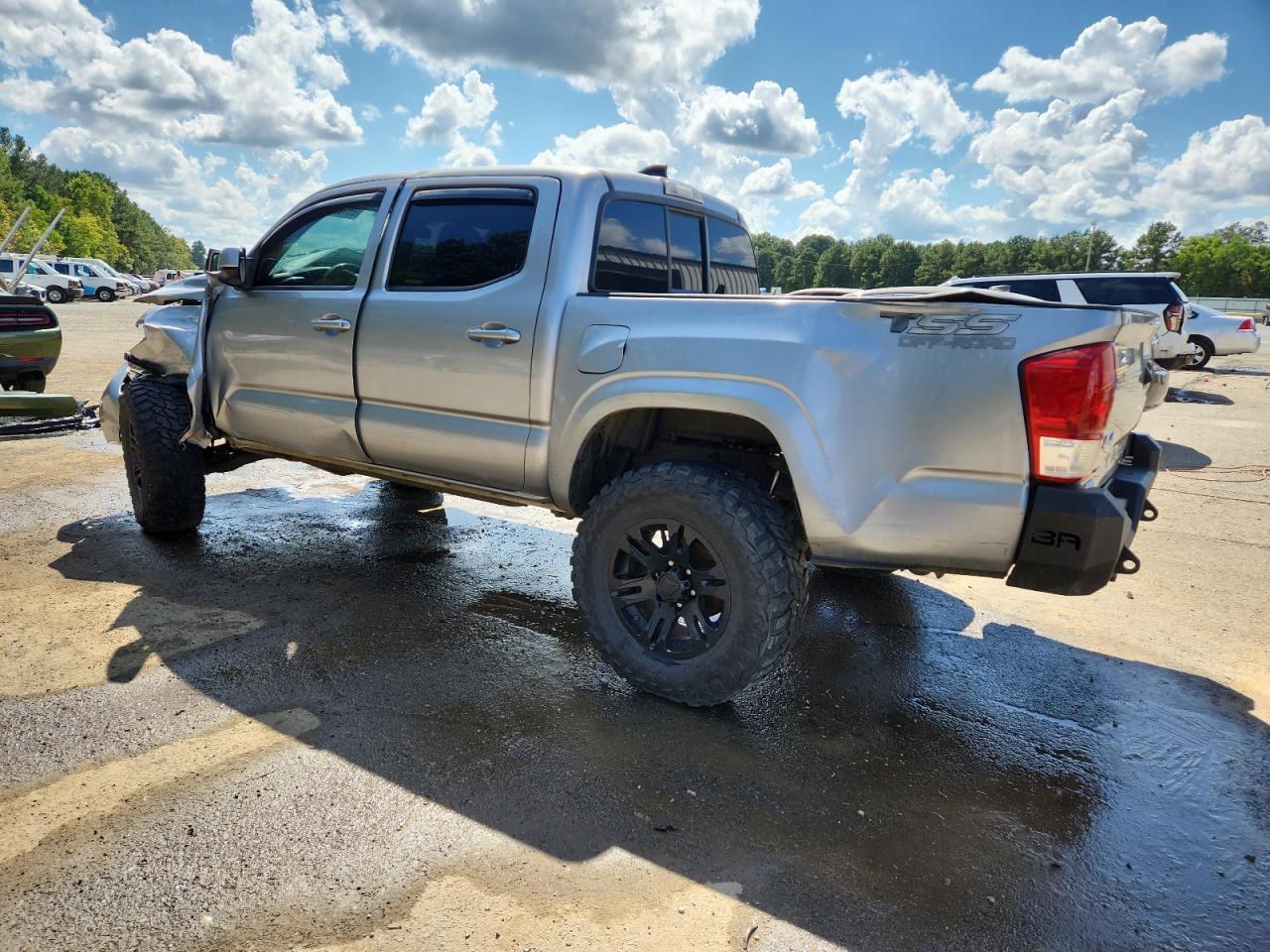 2020 Toyota Tacoma Double Cab - Image 2