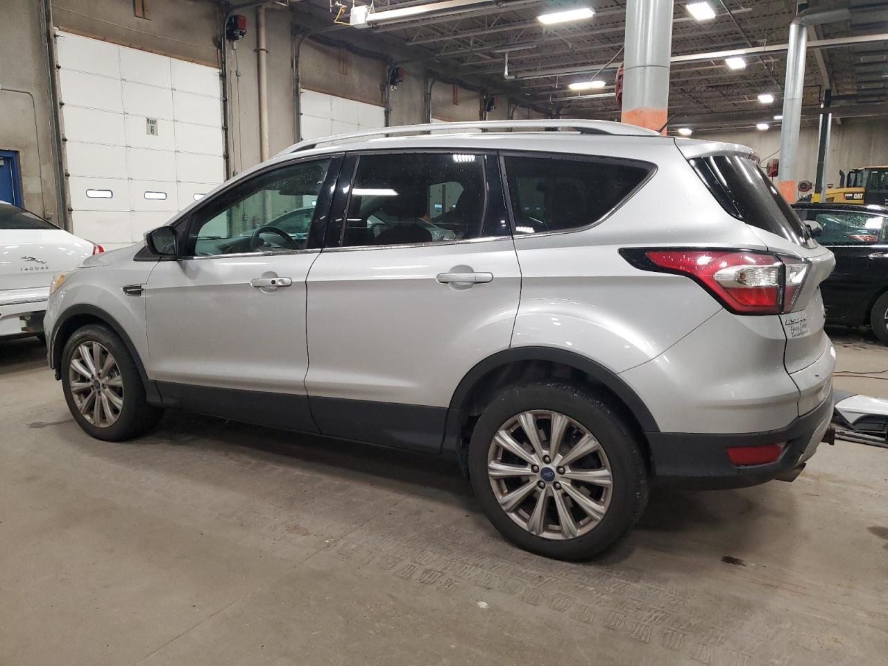 2017 Ford Escape Titanium - Фото 2