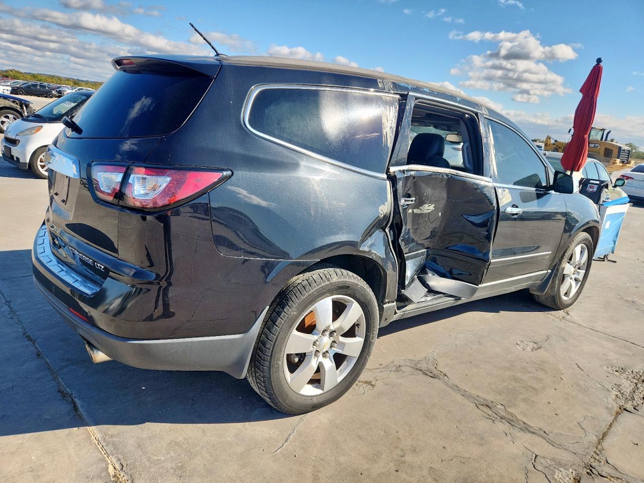 2013 Chevrolet Traverse Ltz - Image 3