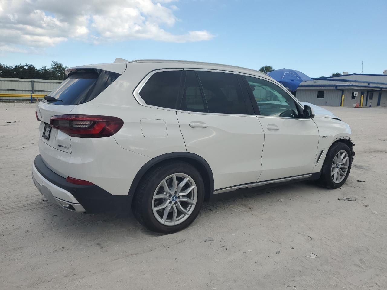 2023 BMW X5 xDrive45E - Фото 3