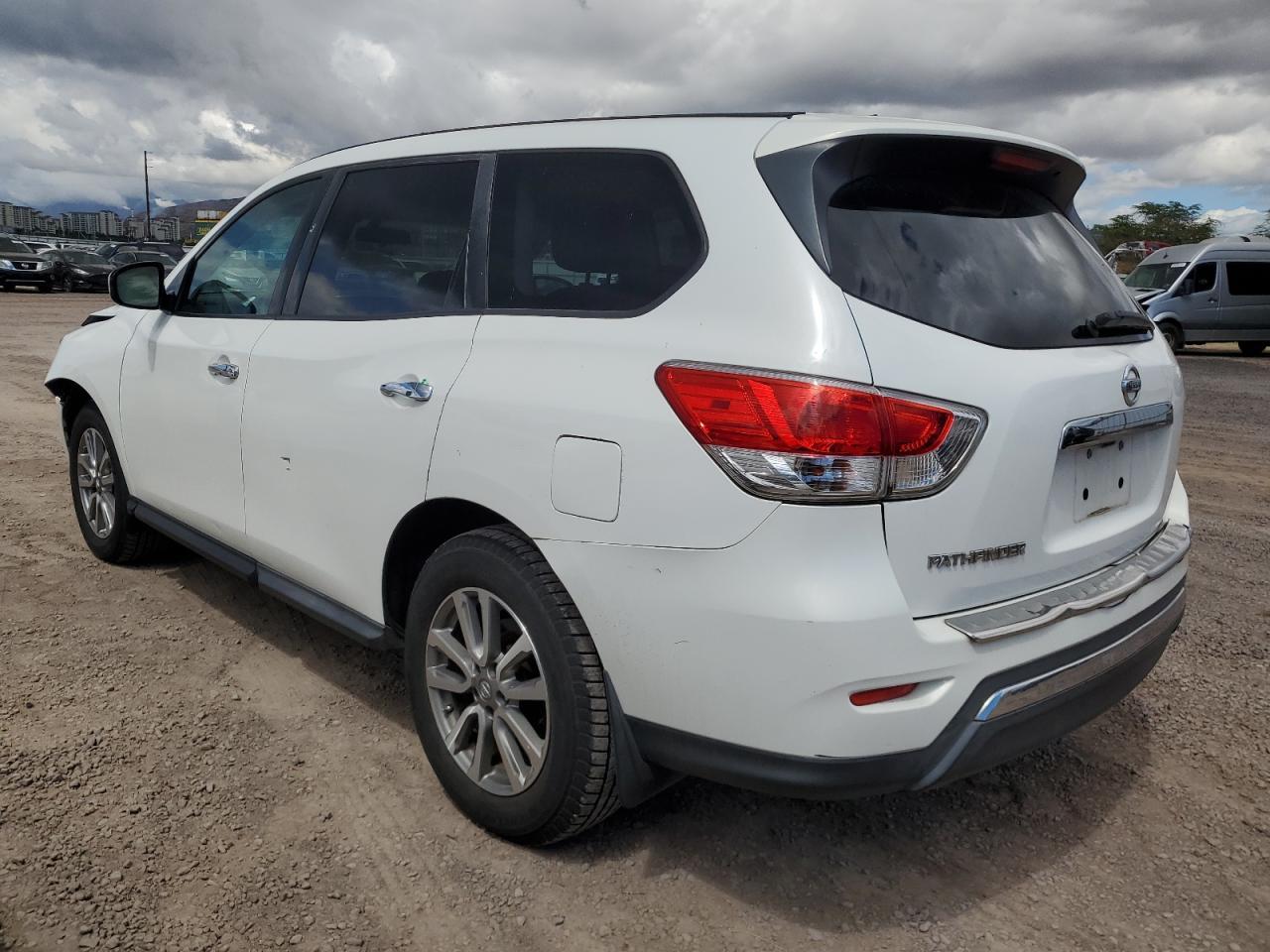 2013 Nissan Pathfinder S - Фото 2
