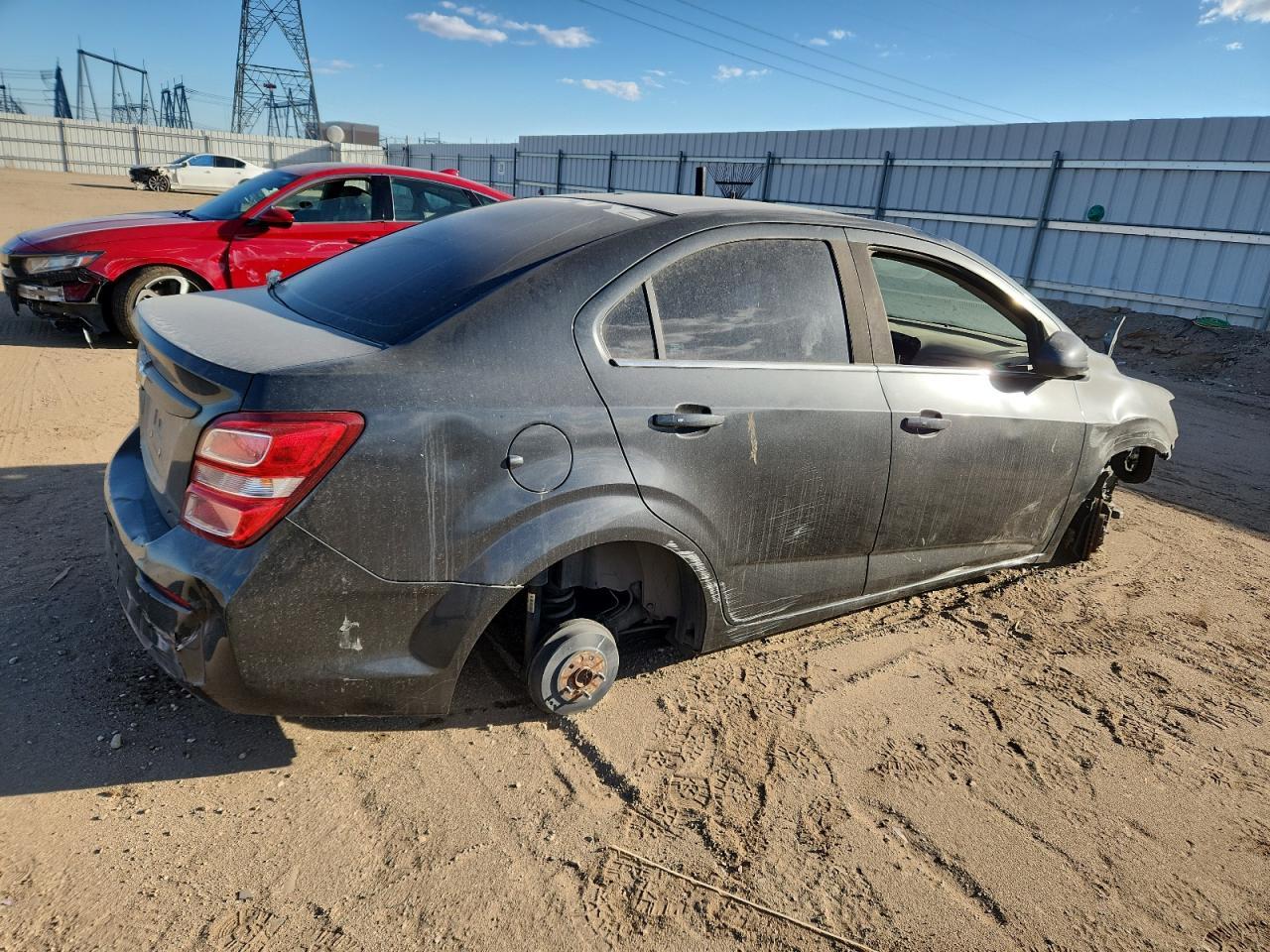 2017 Chevrolet Sonic Premier - Фото 3