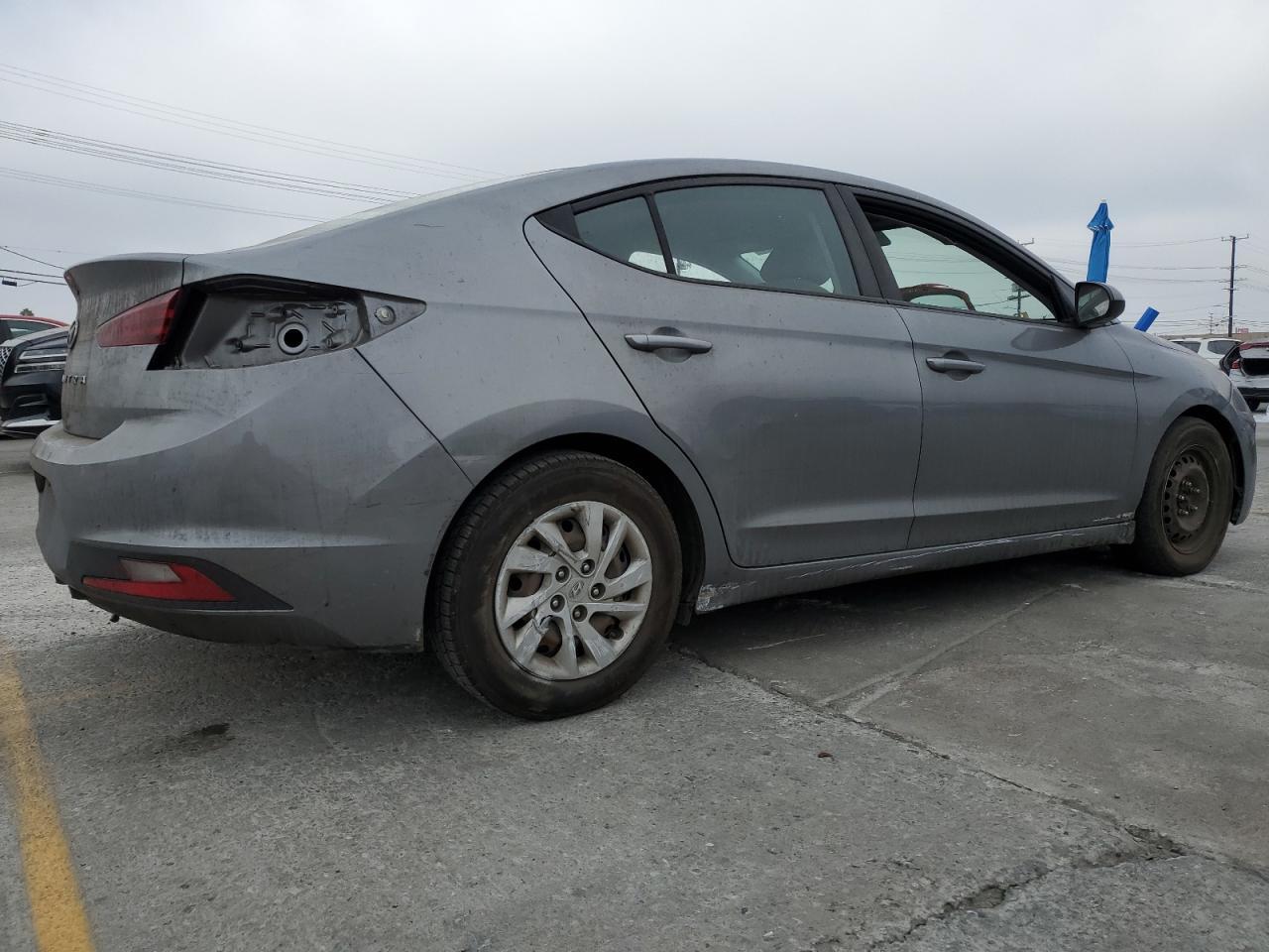 2019 Hyundai Elantra Se - Image 3