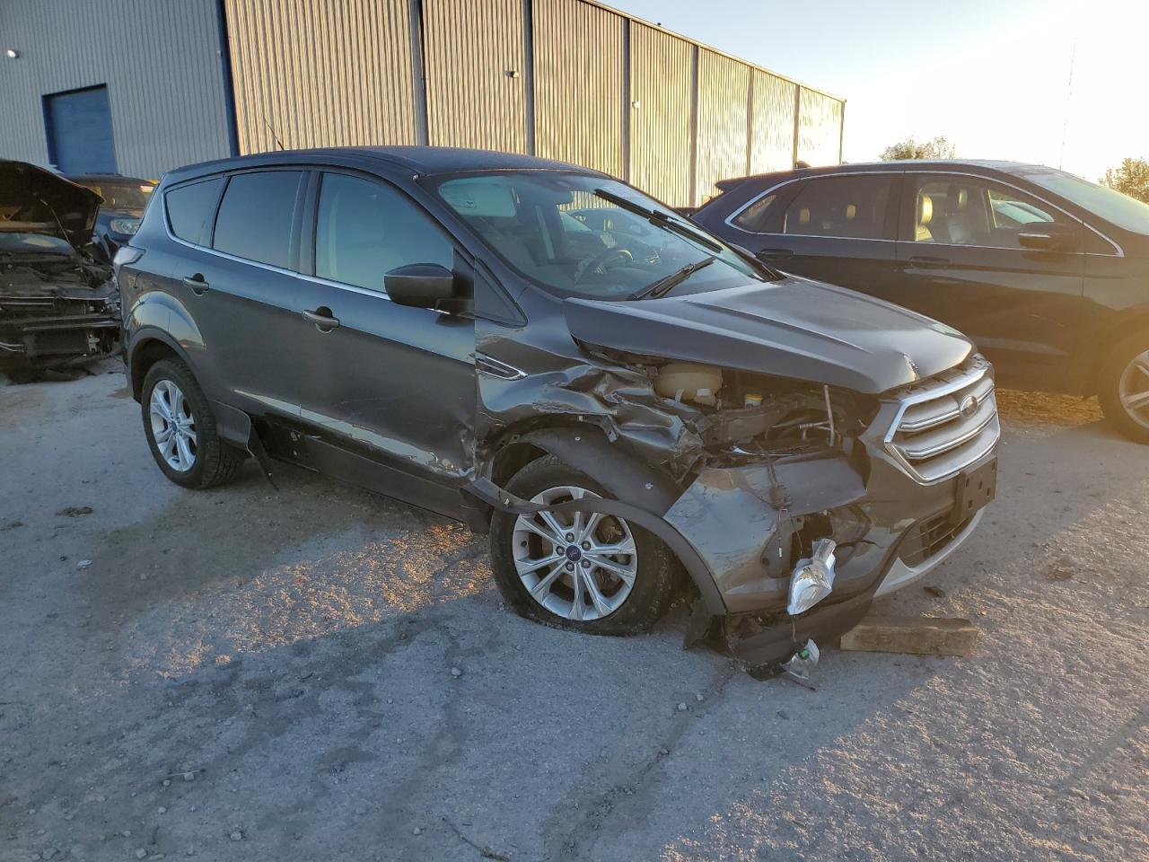 2017 Ford Escape Se - Фото 4