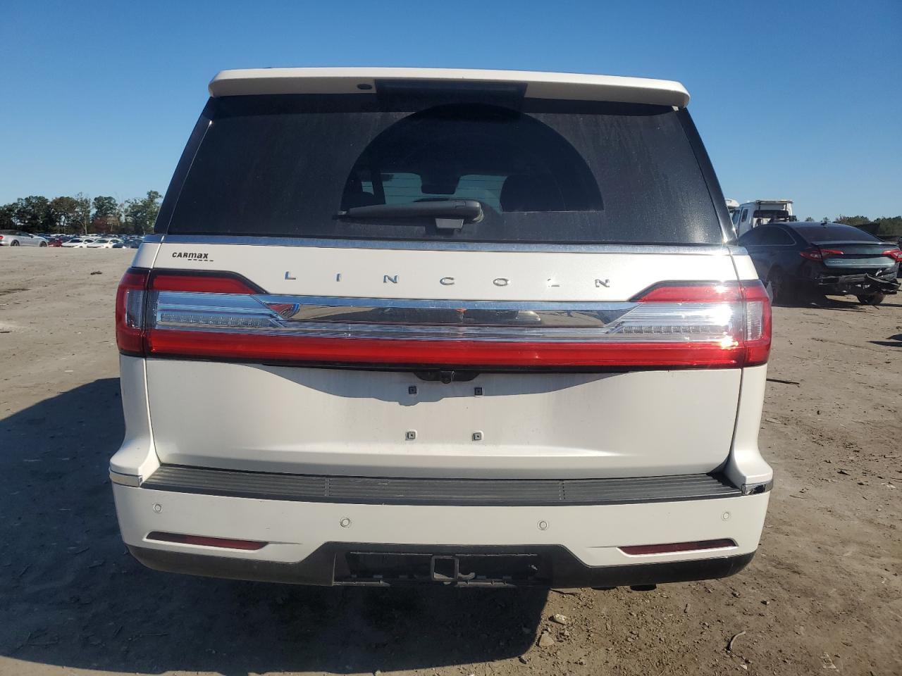 2019 Lincoln Navigator Select - Image 6