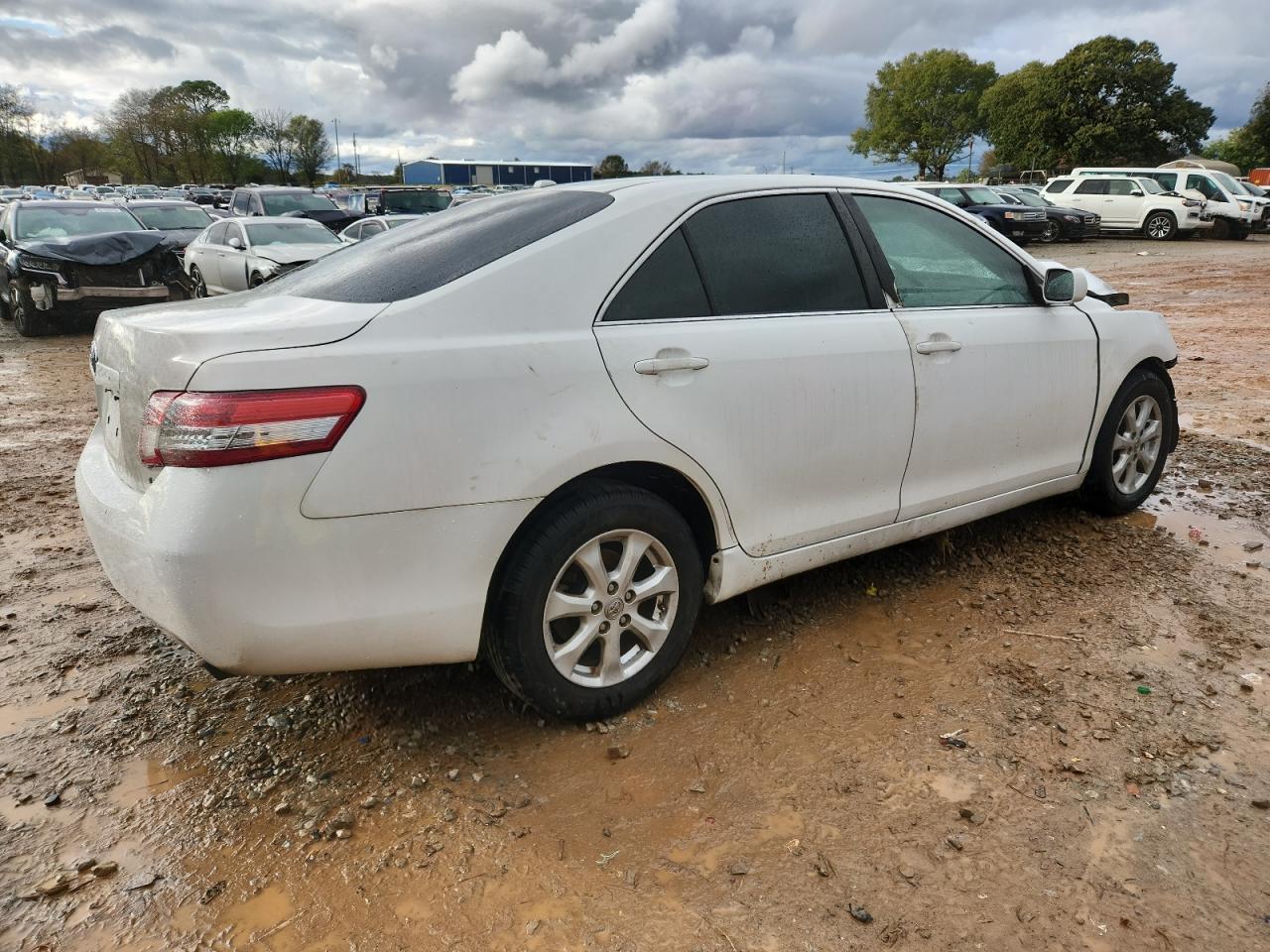 2011 Toyota Camry Base - Фото 3