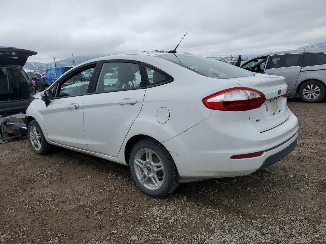 2019 Ford Fiesta Se - Image 2