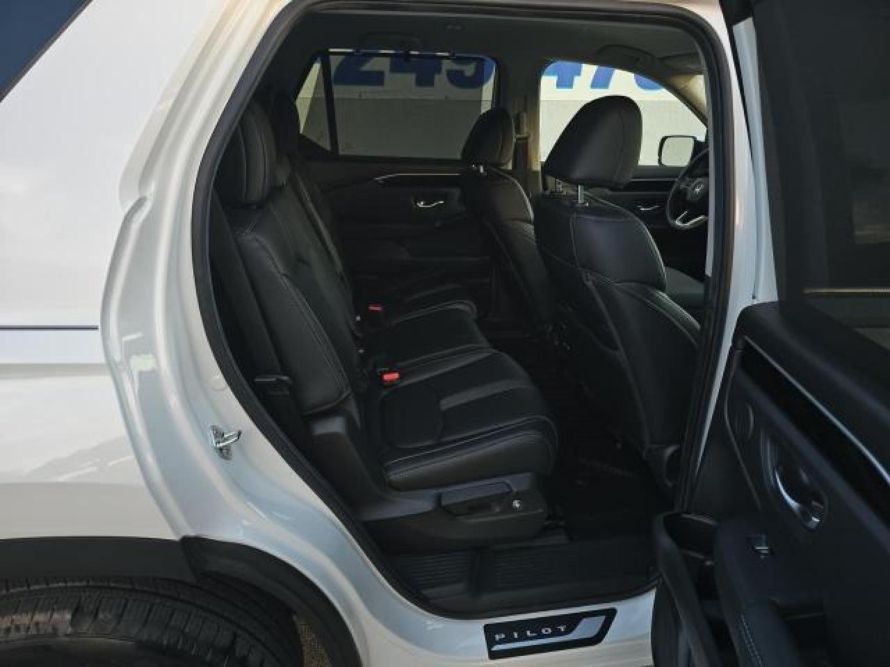 2025 Honda Pilot Exl - Image 6