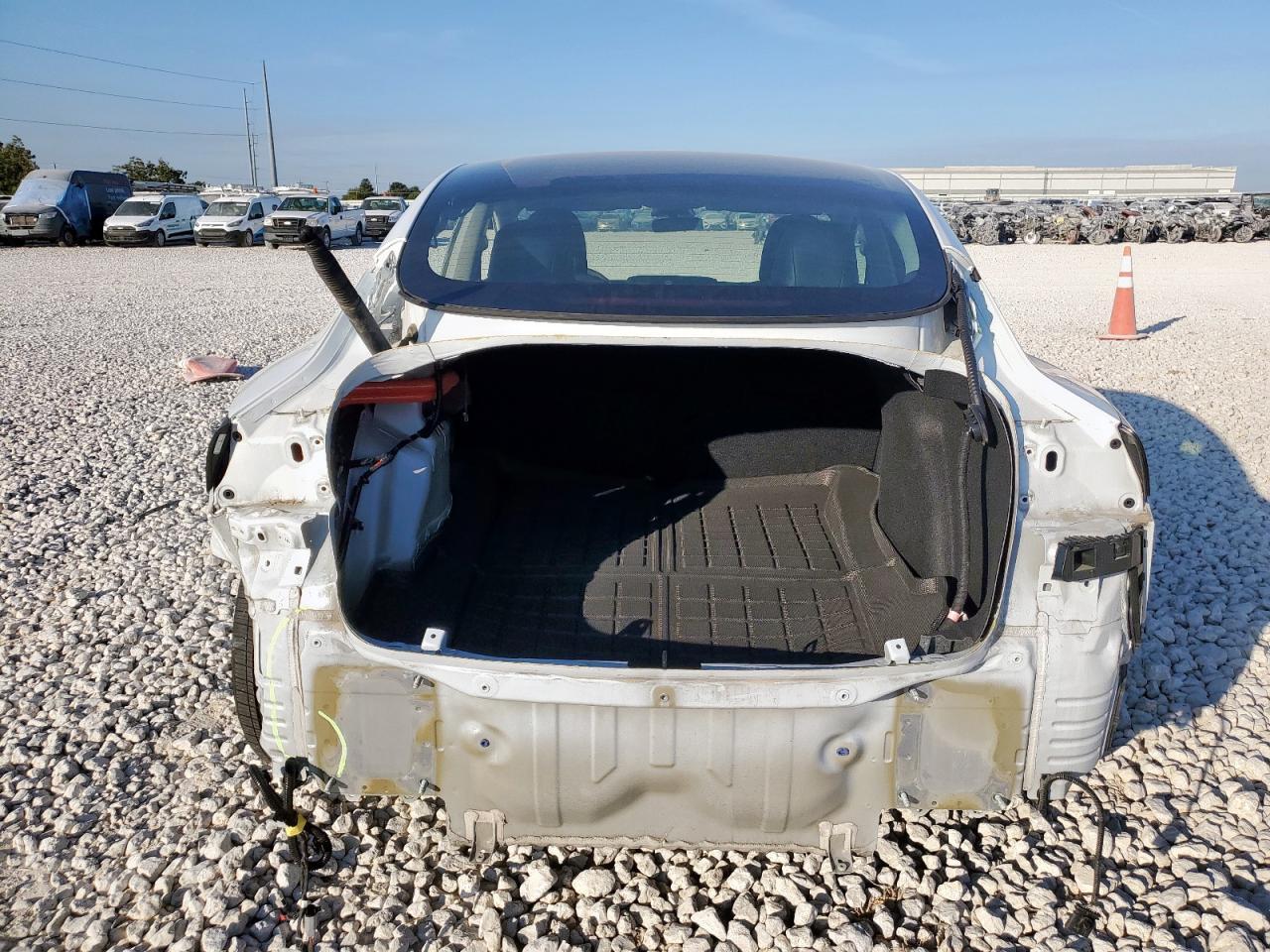 2022 Tesla Model 3 - Фото 6