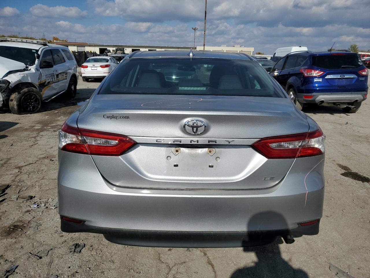 2020 Toyota Camry Le - Фото 6
