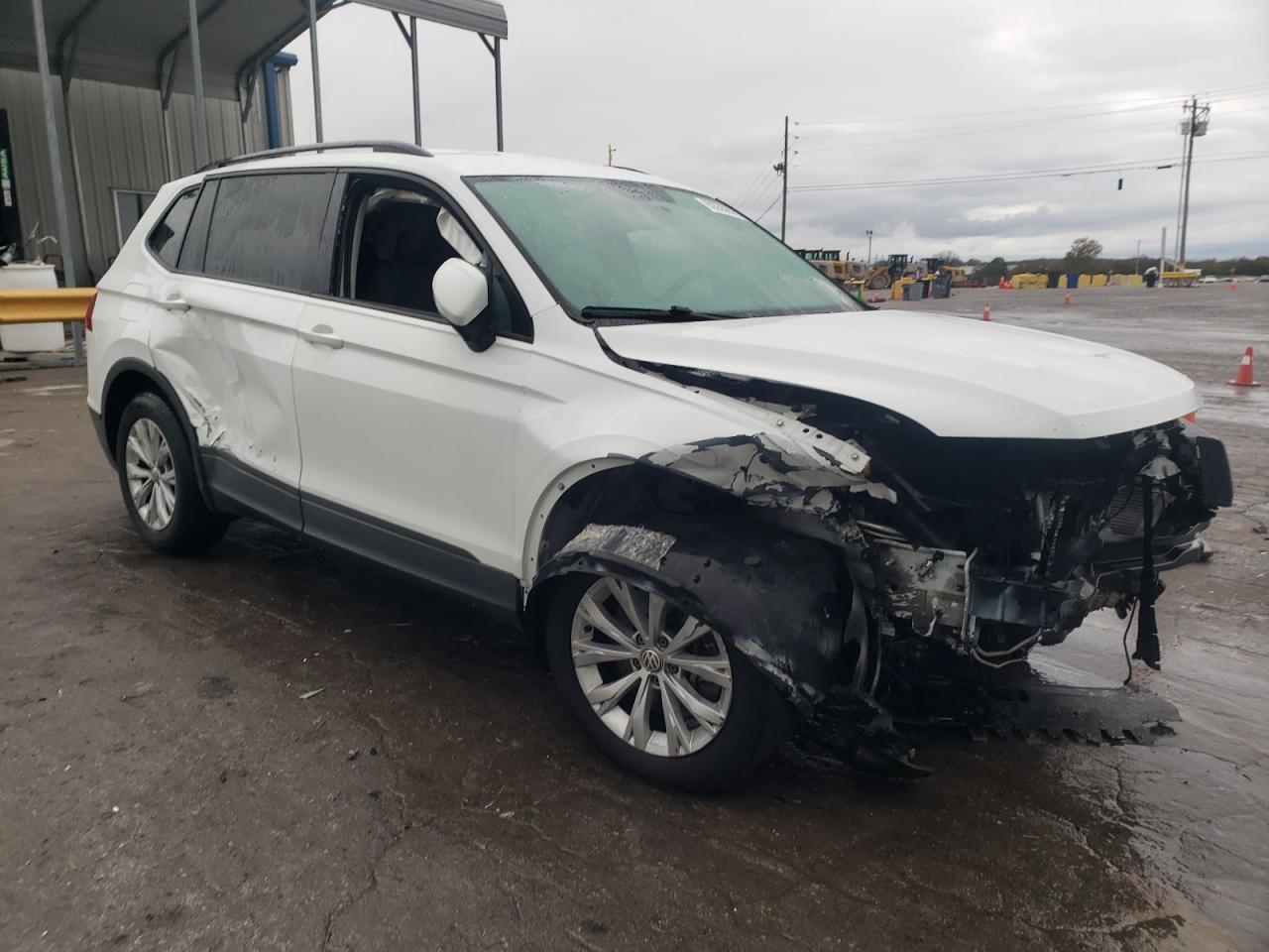 2019 Volkswagen Tiguan S - Фото 4