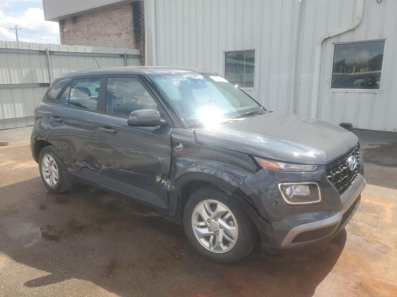 2024 Hyundai Venue Se - Image 4