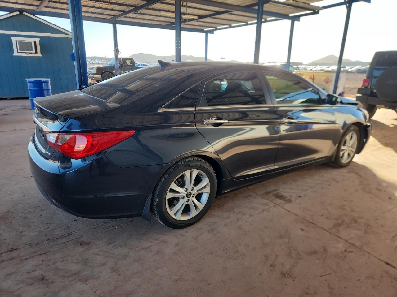 2011 Hyundai Sonata Limited - Image 3