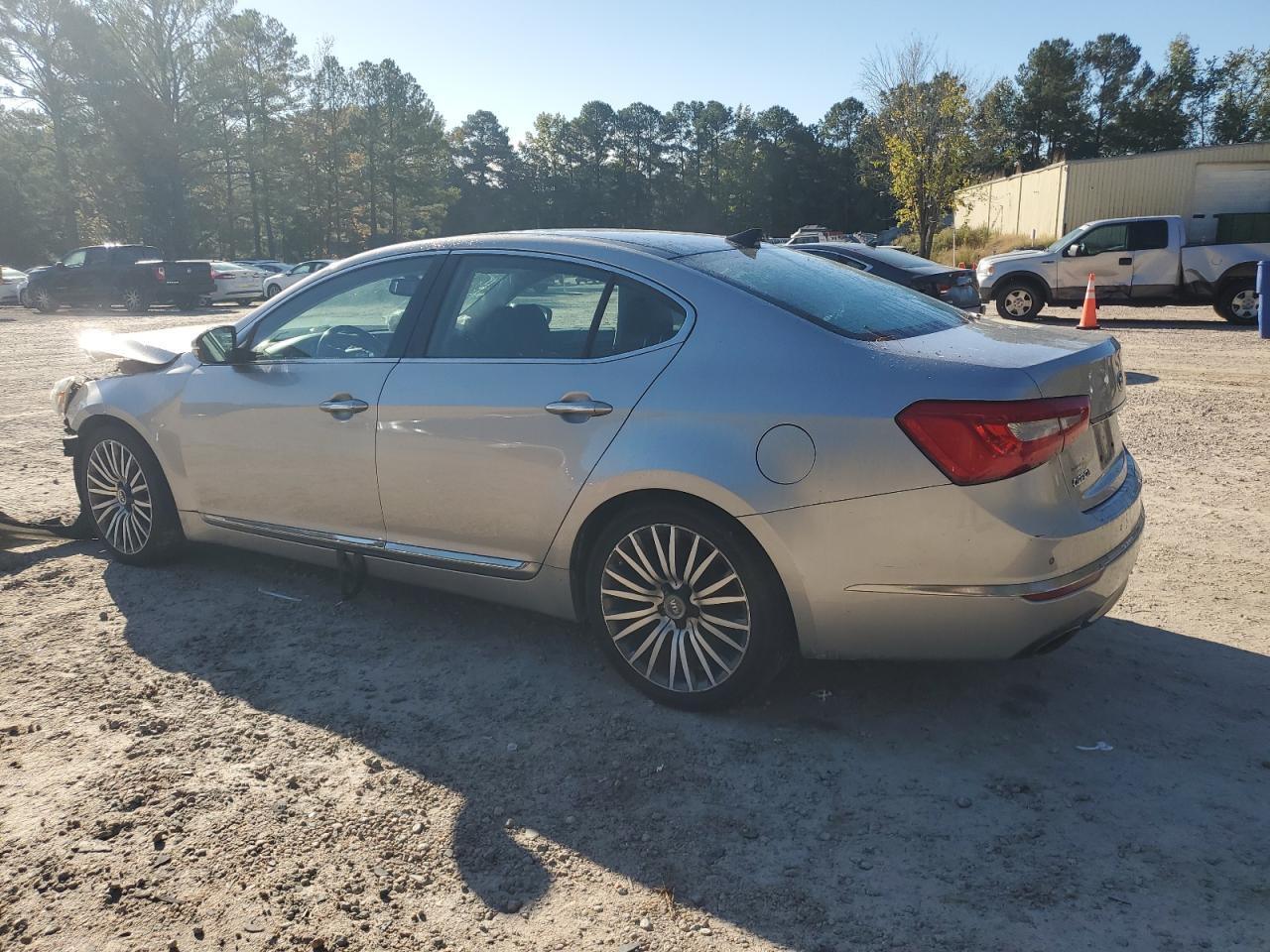 2014 Kia Cadenza Premium - Image 2