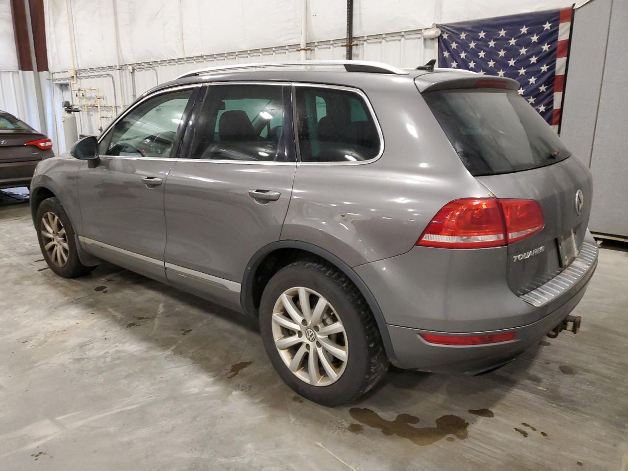 2012 Volkswagen Touareg V6 - Фото 2