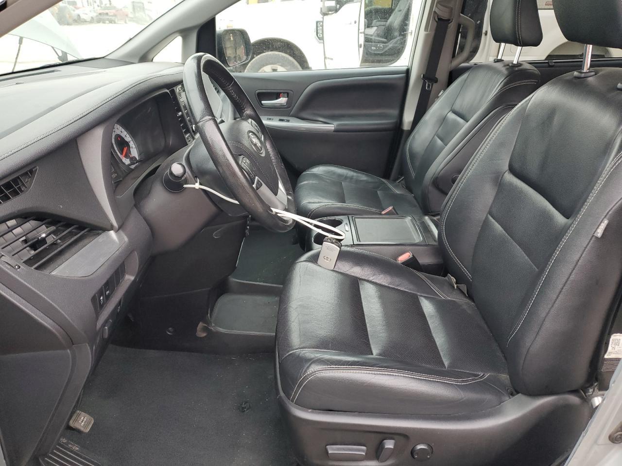 2019 Toyota Sienna Se - Image 7