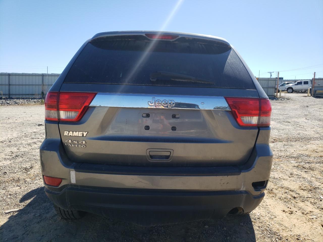 2013 Jeep Grand Cherokee Laredo - Фото 6