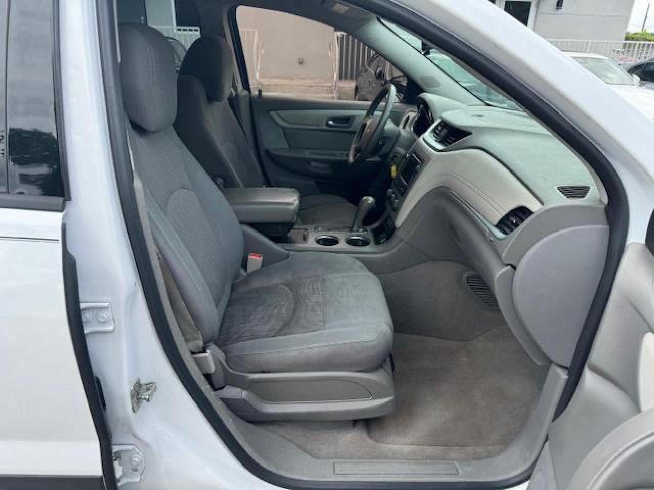 2016 Chevrolet Traverse Ls - Фото 7