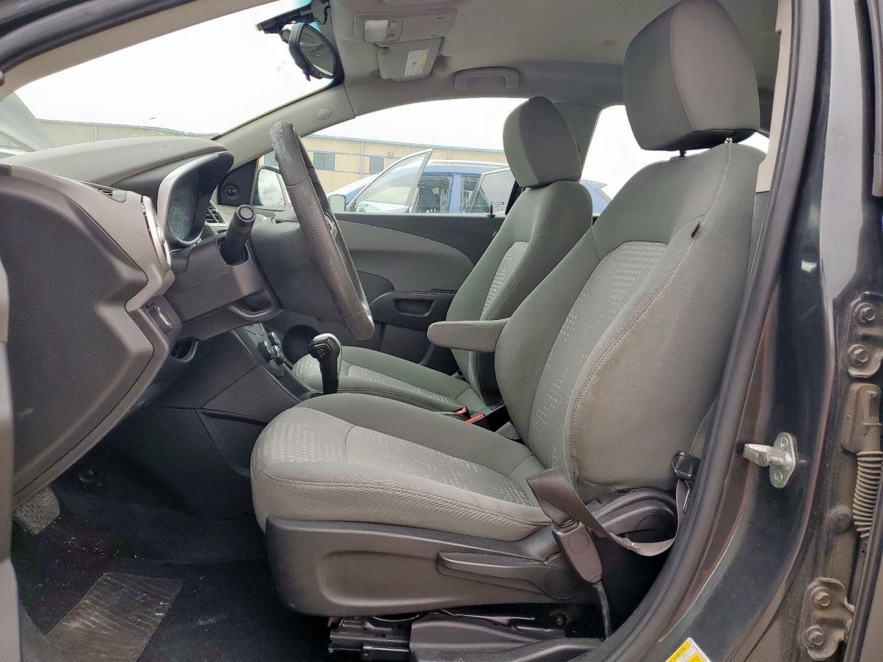 2017 Chevrolet Sonic Ls - Image 7