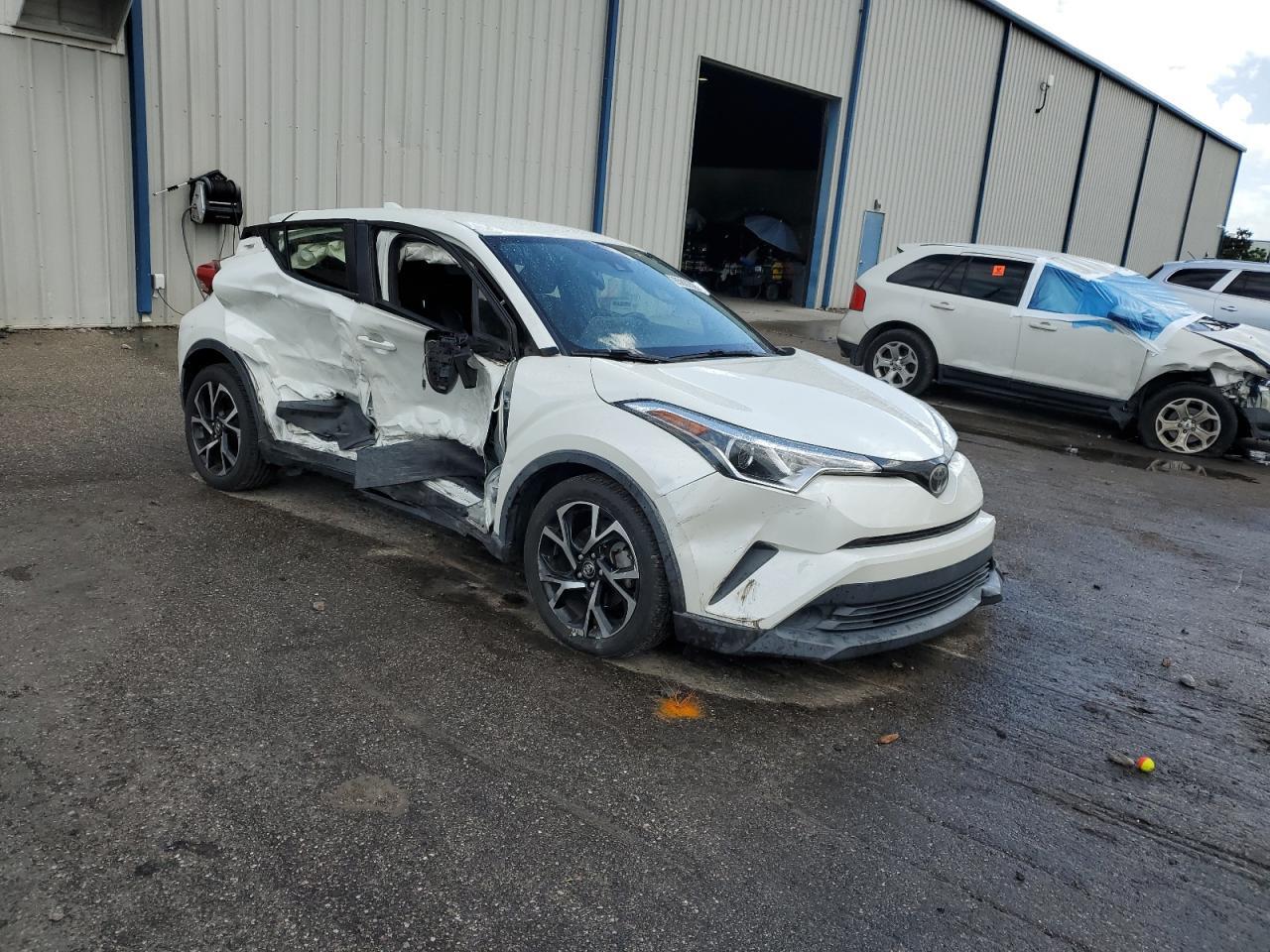 2019 Toyota C-Hr Xle - Фото 4