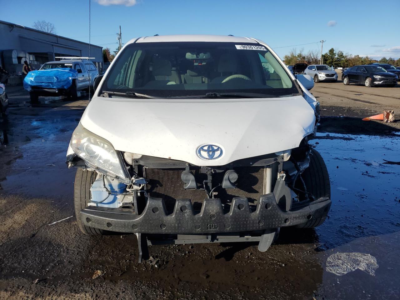 2013 Toyota Sienna Le - Фото 5