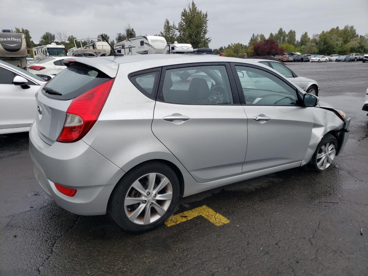 2013 Hyundai Accent Gls - Фото 3