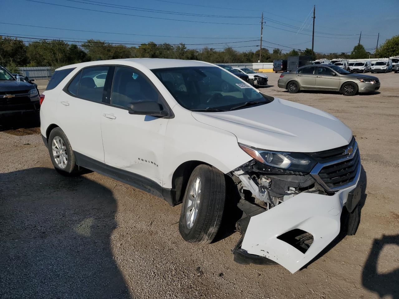2019 Chevrolet Equinox Ls - Image 4