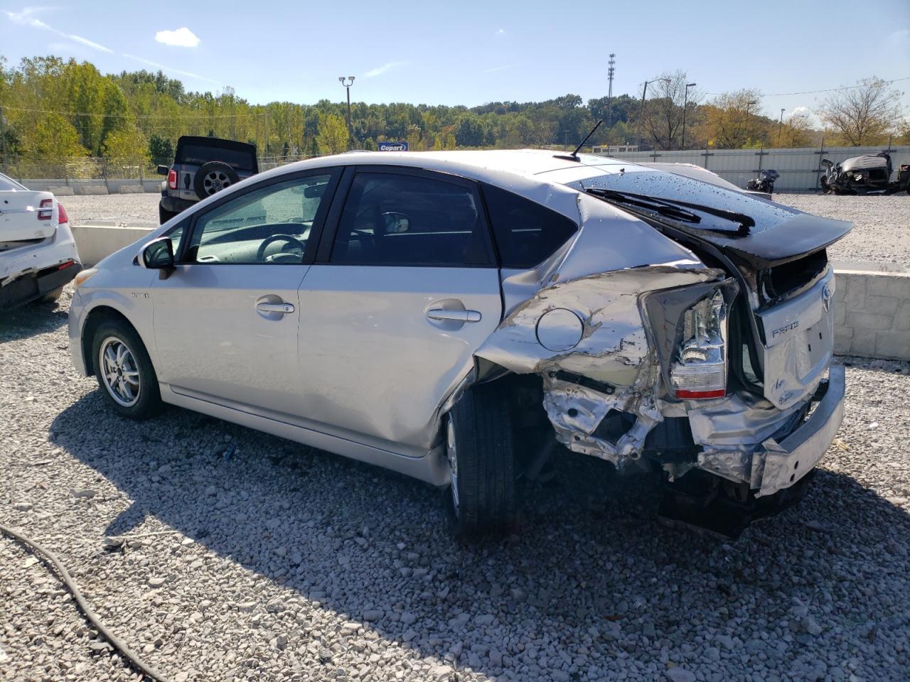 2011 Toyota Prius - Image 2