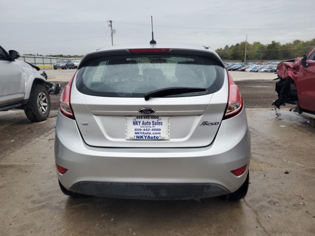 2016 Ford Fiesta Se - Фото 6