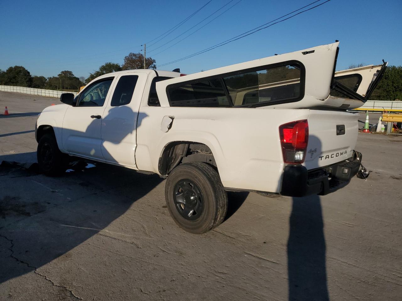 2021 Toyota Tacoma Access Cab - Image 2