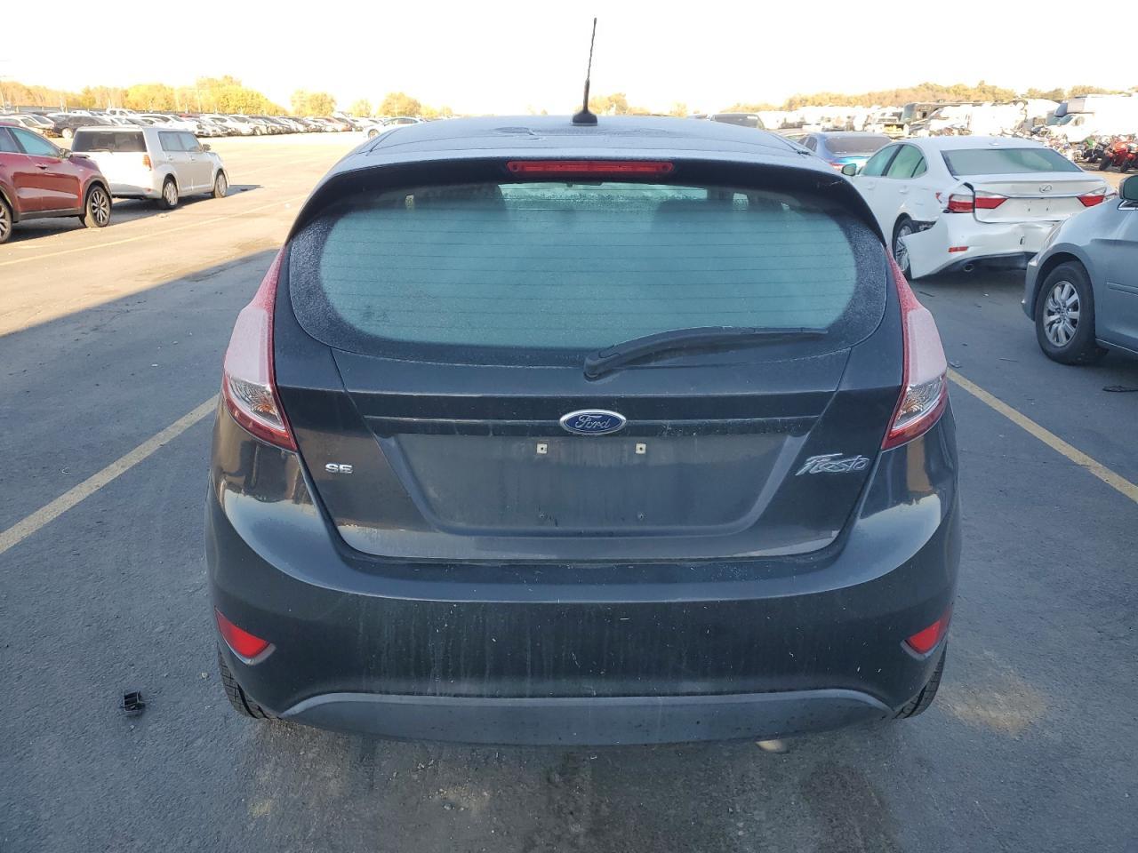 2014 Ford Fiesta Se - Фото 6