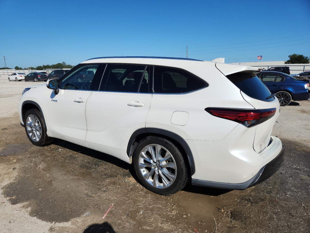 2020 Toyota Highlander Hybrid Limited - Фото 2